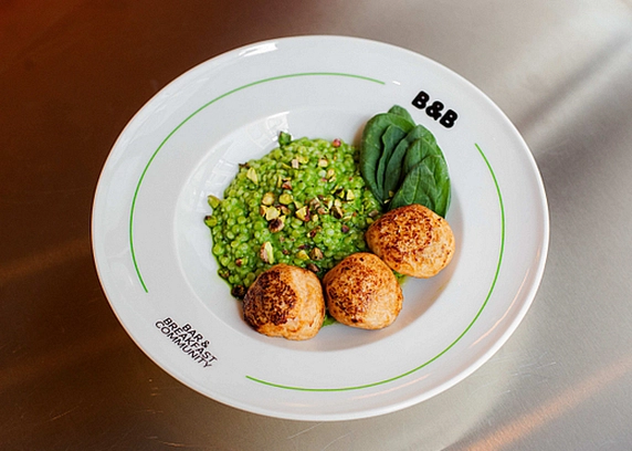 Мітболи з індички з трюфельно-шпинатним птітімом від B&B Community 