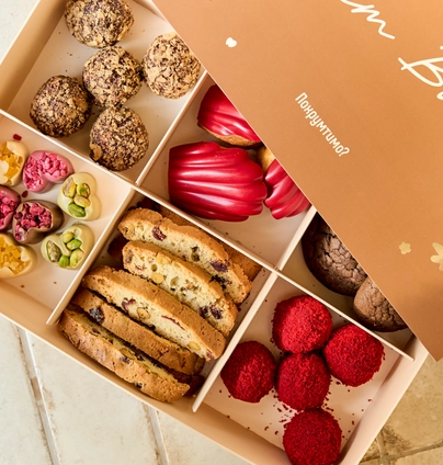 Коробочка подарункова МIX  від DIM Bakery 