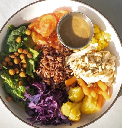 Боул з м’ясом птиці від Cafe Mone 