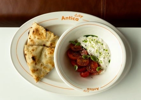 Страчателла з томатами від ANTICA Eatery 