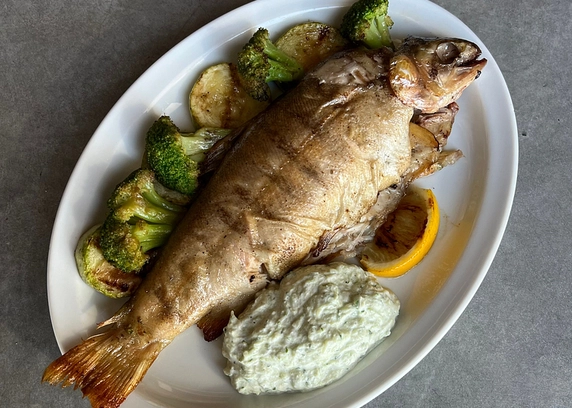 Річкова форель з соусом дзадзикі від ROAD (роад, роуд) 