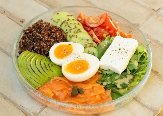 Боул З  лососем від DIM Bakery 