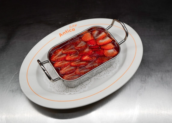 Д Тірамісу полуничне від ANTICA Eatery 