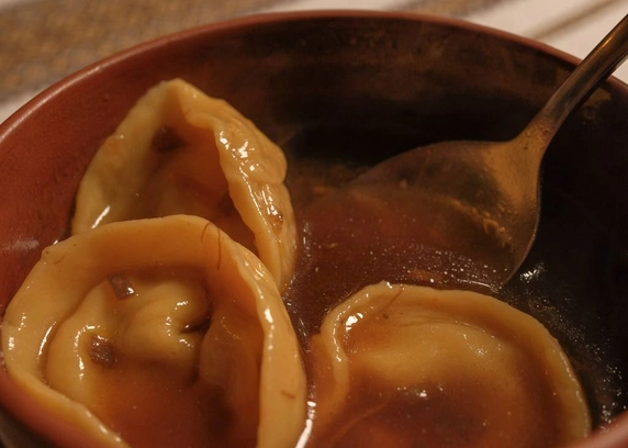 Юшка з білих грибів з тортеліні від Club FM 