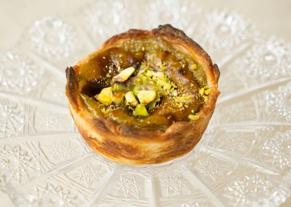 Паштел-де-нато фісташковий від DIM Bakery 