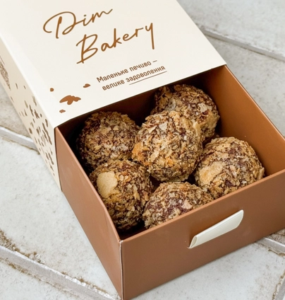 Коробочка цукерок шоколадних 6 шт. від DIM Bakery 
