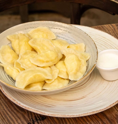 Традиційні вареники з картоплею та сиром  від Файне Місто 