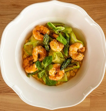 Креветки з ризото із кукурудзи та компресованим кабачком від Na Nebi 