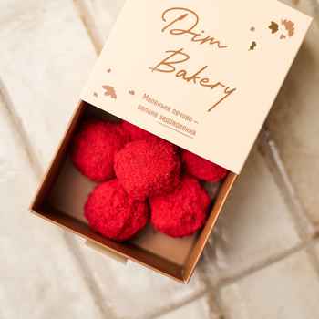 Коробочка цукерок червоний оксамит 6 шт.