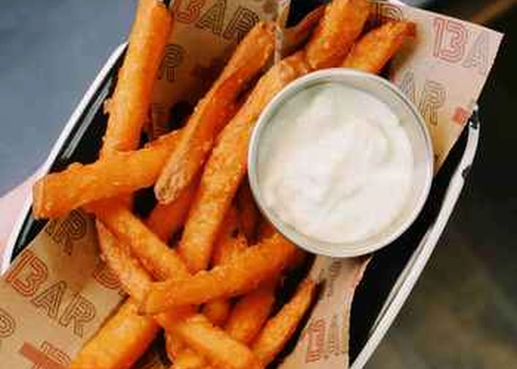 Батат фрі з соусом Блю Чіз від Пасаж Адлєра 