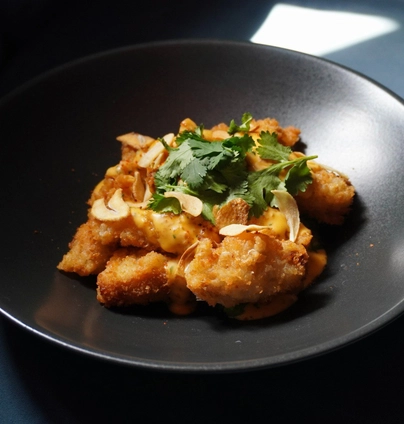 Кріспі курка з сирним соусом від Young 