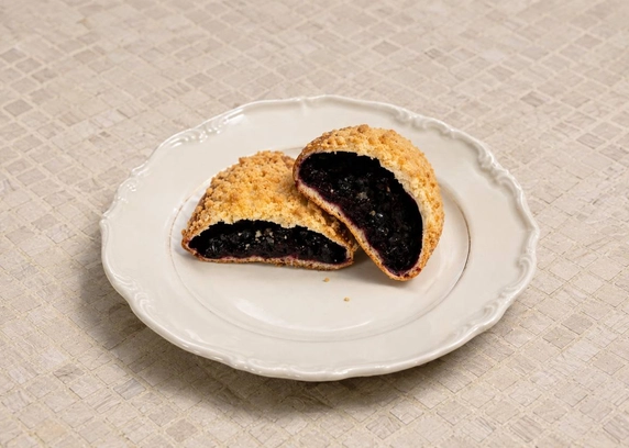 Булочка з смородиною* від DIM Bakery  asdsdsadssdsadasdasddd