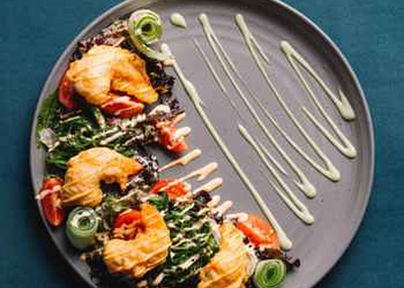 Салат з креветками темпура - Young 