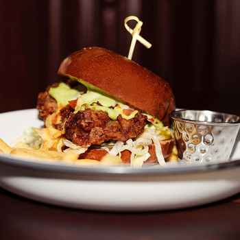  В'єтнамська школярка