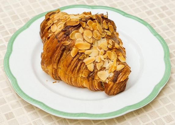 Круасан франжепан мигдалевий від DIM Bakery 