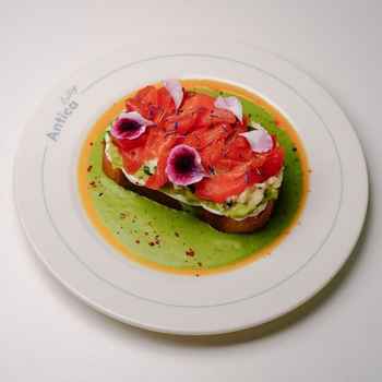 Тост з лососем