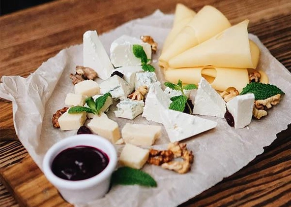 Сирна тарілка від Файне Місто 