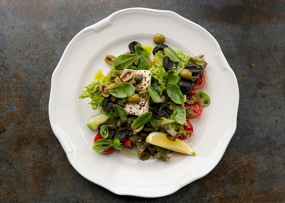 Салат грецький з обпаленою фетою від Na Nebi 