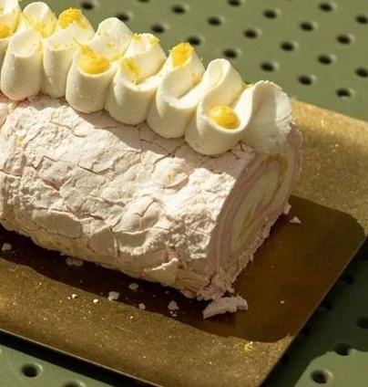 РУЛЕТ меренговий лимонний половинка 650 г від DIM Bakery 