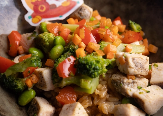 Рис з куркою та паровими овочами - Young 