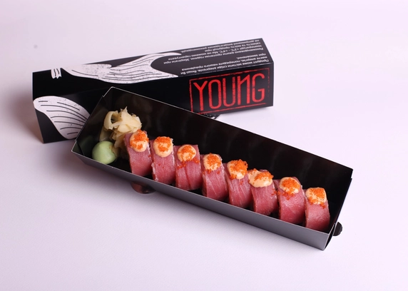 Рол з тунцем та креветкою темпура - Young 