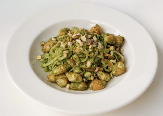 Овочевива паста з креветками від Cafe Mone 