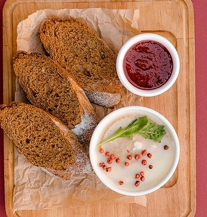 Паштет з курячої печінки з полуничним соусом від Club FM 