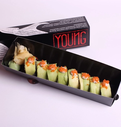Рол з авокадо та креветкою темпура - Young 