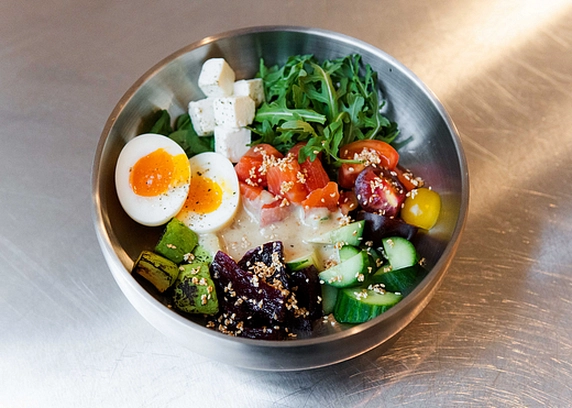 Боул з лососем від B&B Community 