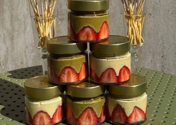 Фрезьє класичне з полуницею від DIM Bakery 