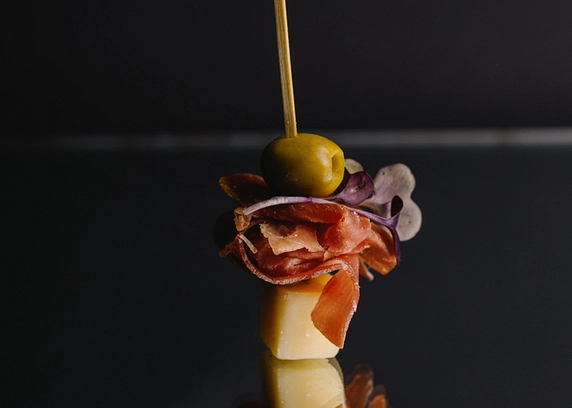 Ф Шпажка пармезан+прошуто+оливка 1 шт від Na Nebi 