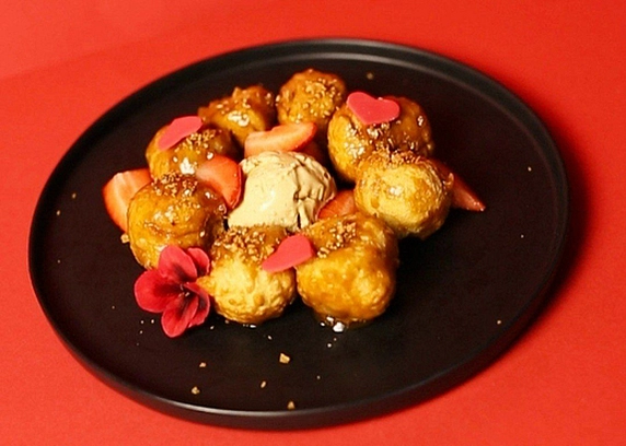 Смажений банан темпура з місо карамеллю - Young 