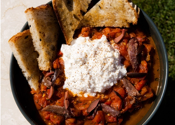 Страчателла із перцями і томатами кімчі та анчоусами - Cafe Mone 