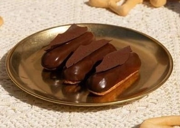 Еклер шоколадний  - DIM Bakery  asdsdsadssdsadasdasddd
