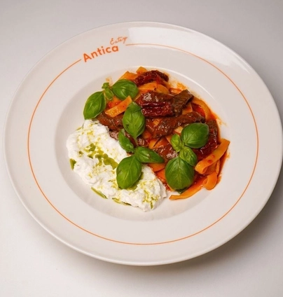 Паста з телятиною та страчателою - ANTICA Eatery 