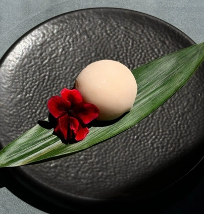 Моті з полуницею від Young 