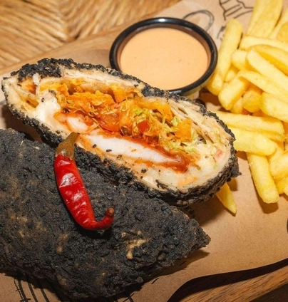 Бургер в чорному панко від NoName 