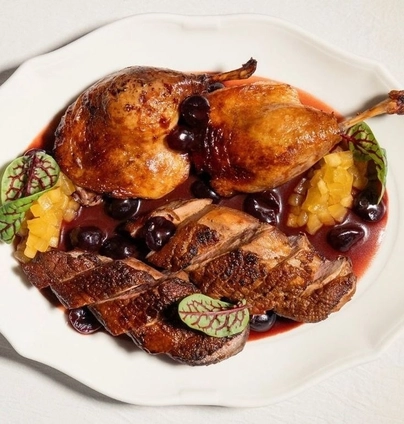 Бенкет - Качка з вишнею та яблучним чатні на 4-ох - Na Nebi 