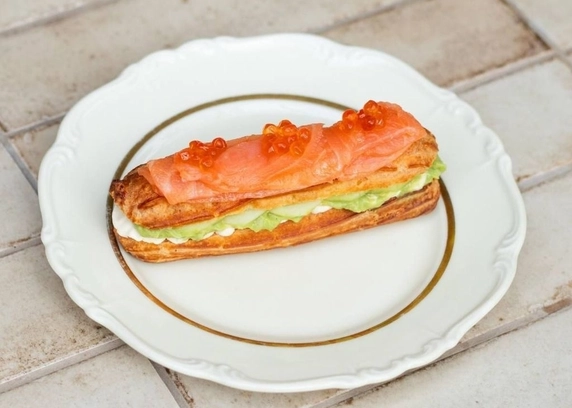 Еклер з лососем - DIM Bakery  asdsdsadssdsadasdasddd
