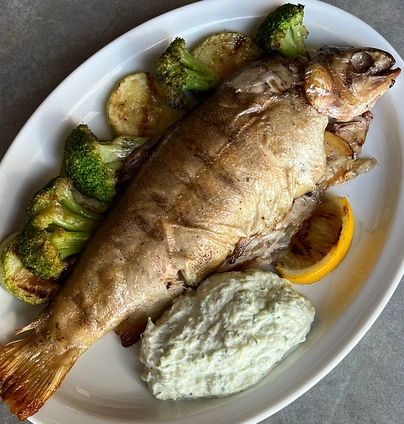 Річкова форель з соусом дзадзикі від ROAD (роад, роуд) 