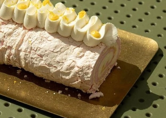 РУЛЕТ меренговий лимонний половинка 650 г від DIM Bakery 