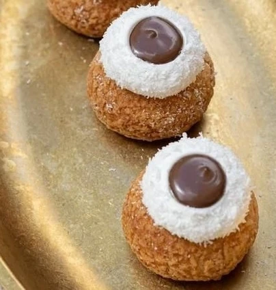 Шу кокос  - DIM Bakery 
