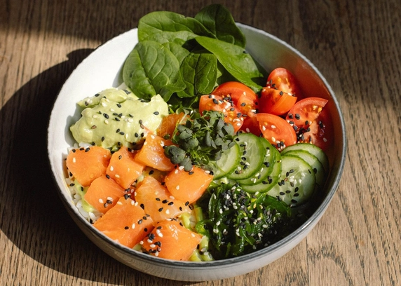 Боул з лососем  - Пасаж Адлєра 