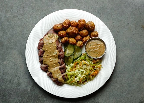 Стейк телячий з  картоплею  від ROAD (роад, роуд) 