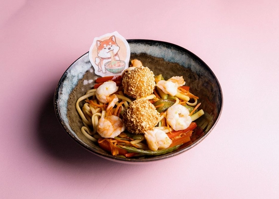 Локшина з креветками та рисовими кульками - Young 