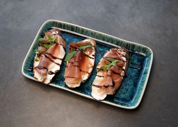 Брускетта з прошутто 3шт - ROAD 