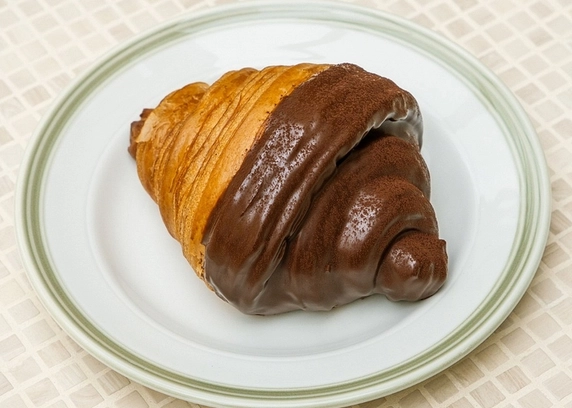 Круасан шоколадний від DIM Bakery 