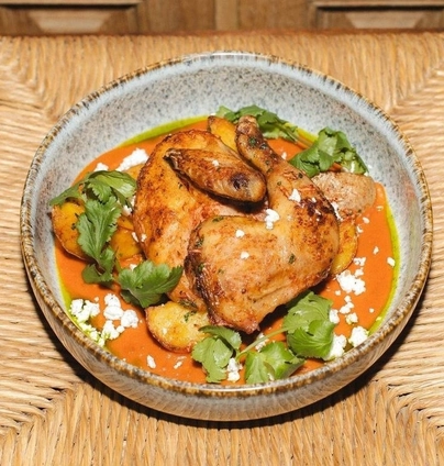 Курча пірі-пірі з картоплею та томатною сальсою від NoName 