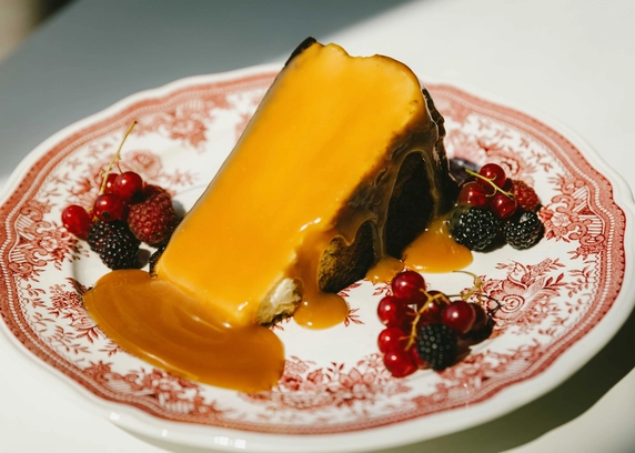 Чізкейк із солоною карамеллю - ANTICA Eatery 