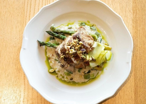 Індичка гриль на ризото зі спаржою від Na Nebi 